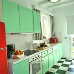Nostalgia Retro Apartment