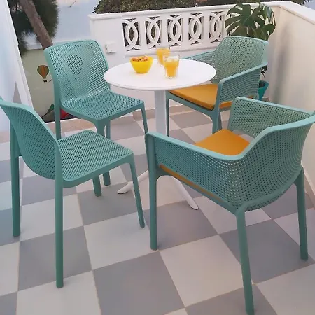 Nostalgia Retro Naxos City