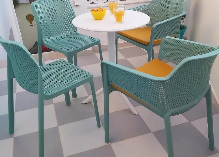 Nostalgia Retro Naxos City